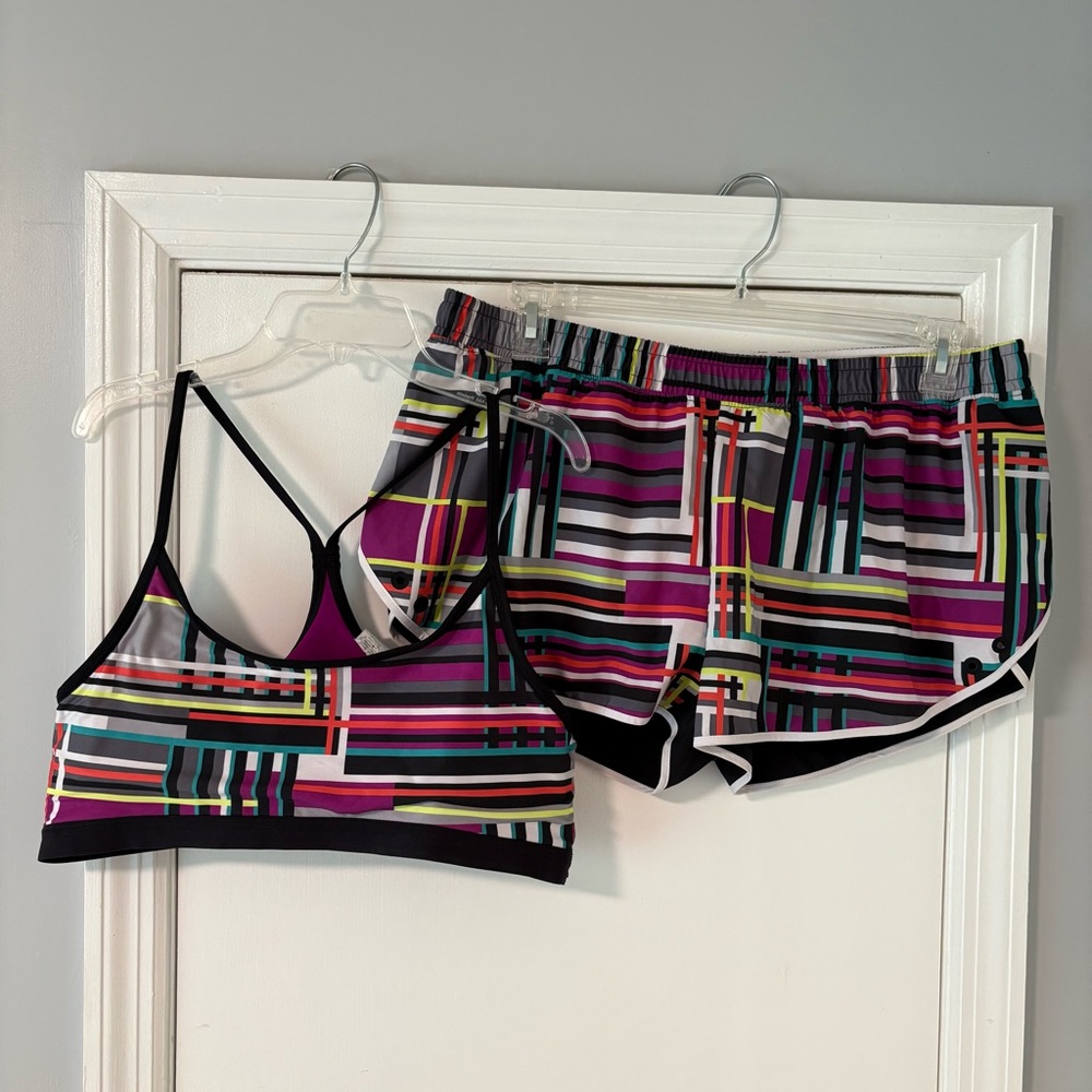 Fabletics Multicolor Geometric Activewear Set